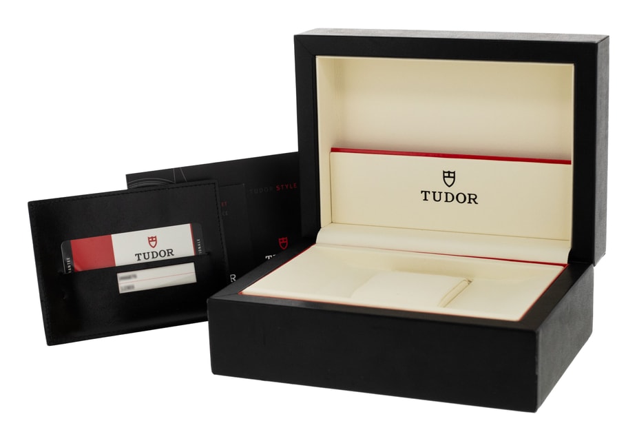 Tudor Style M12303-0002 Image 4
